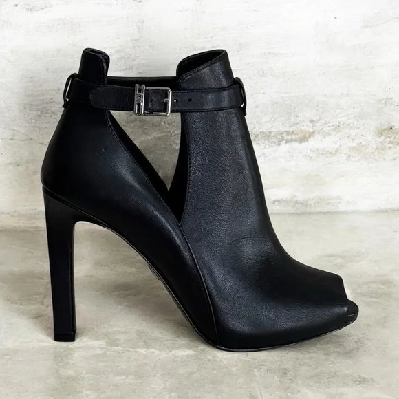 NWOT Michael Kors Black Lawson Open Toe Stiletto Heel Ankle Boots! Size 6! - Picture 1 of 12